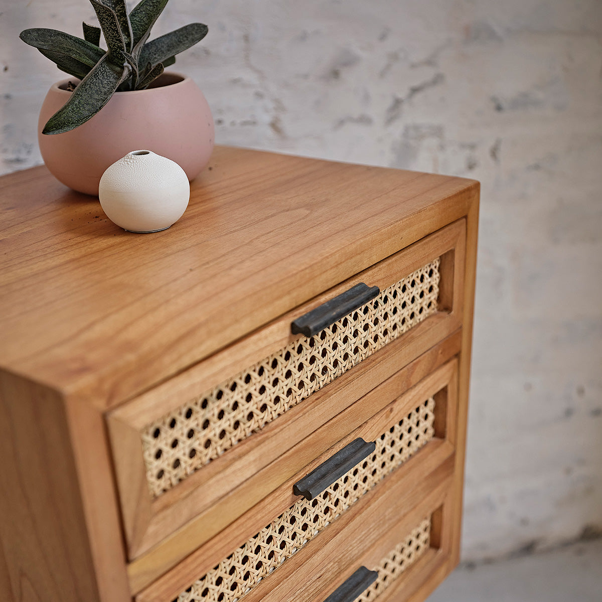 ALBA - Table de chevet en mindi massif et cannage 40 cm