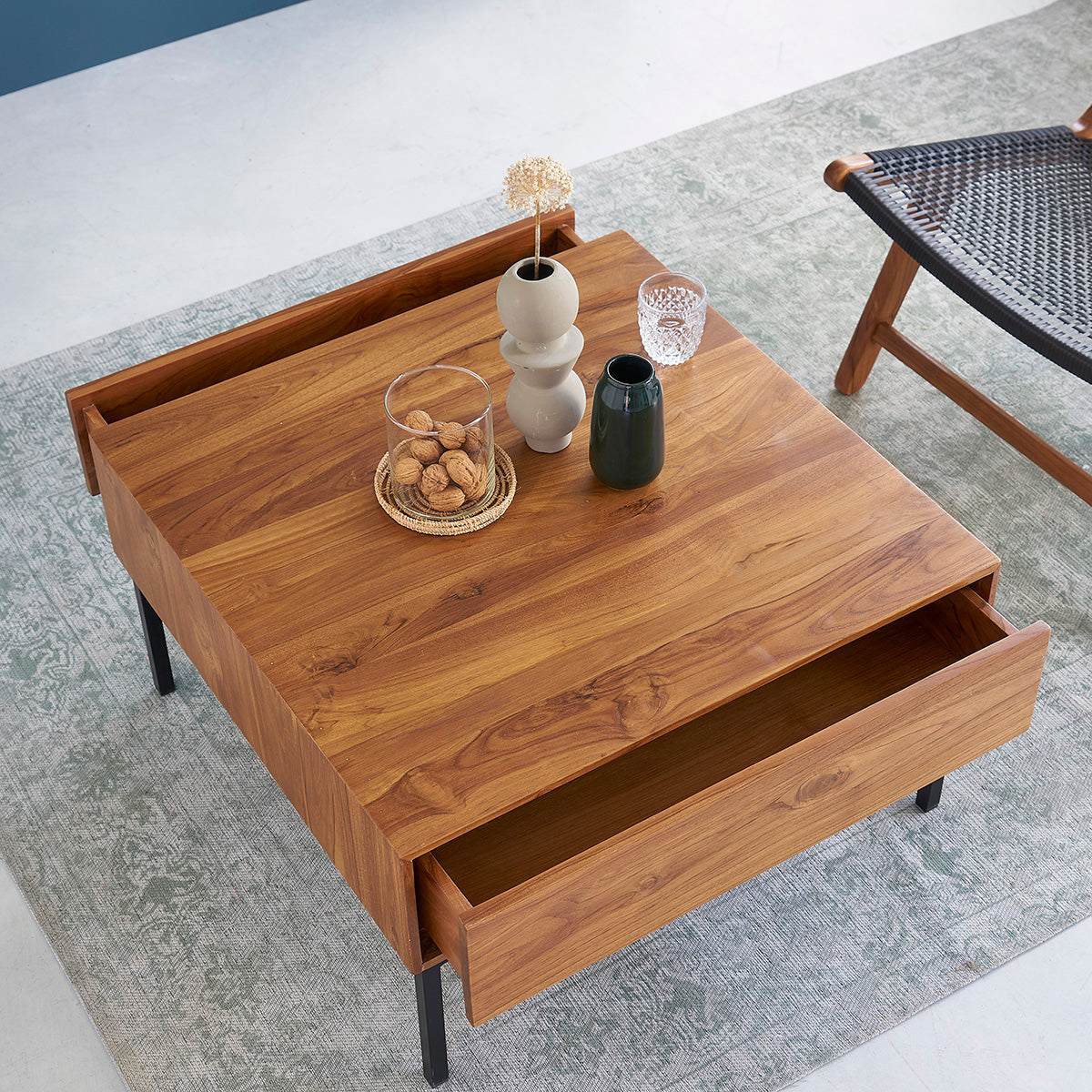 LINA - Couchtisch aus massivem Teakholz und Metall 70 cm 