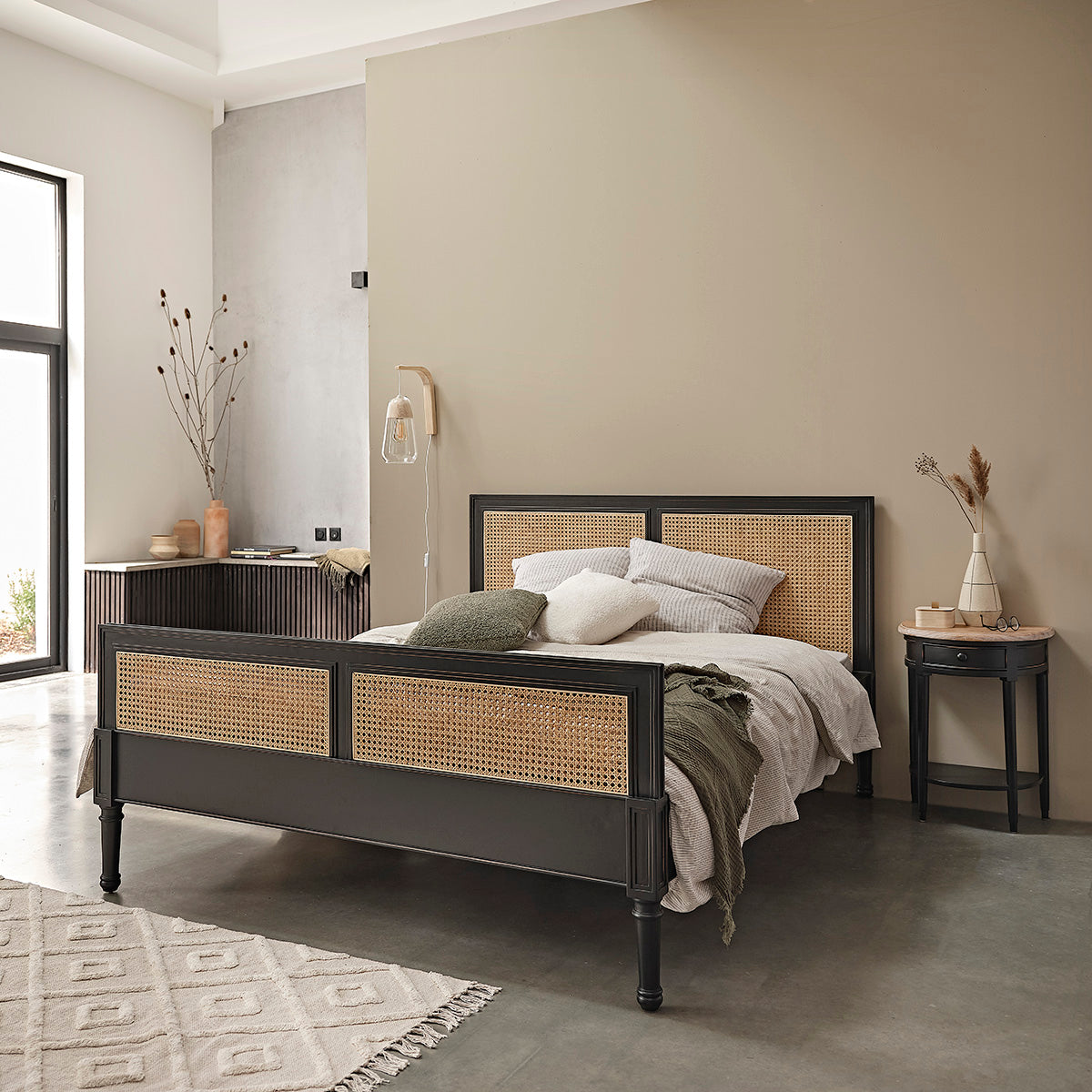 SOHO - Bett aus Rohrgeflecht und Massivholz 160 cm